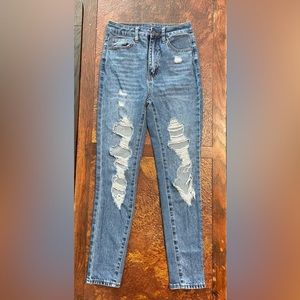 Ripped Mom Fit Jeans